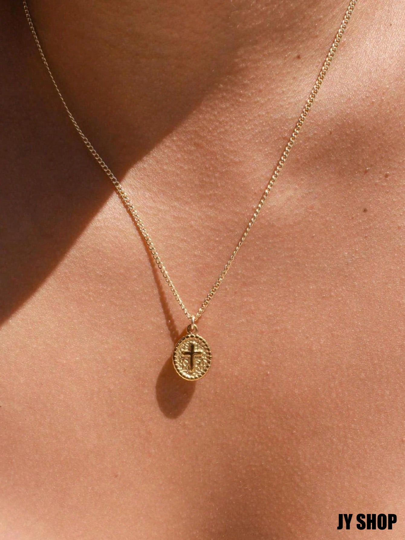 Everyday Essentials: Delicate  - Coin Necklace Delicate recension och pris