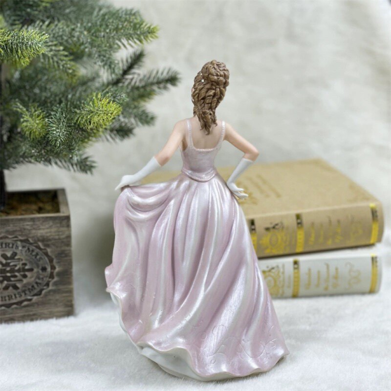 Vintage Porcelain Lady Figurin - Women'S Accessories Louis Vuitton recension och pris
