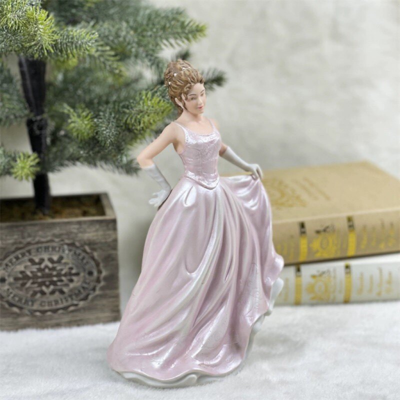 Vintage Porcelain Lady Figurin - Women'S Accessories Louis Vuitton recension och pris