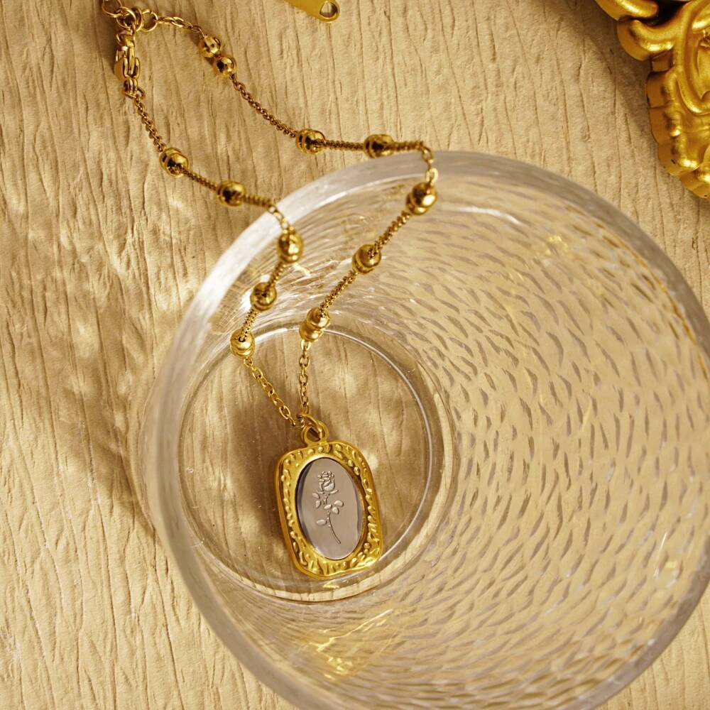 Stainless Steel Fashion Rose F - Coin Necklace Delicate recension och pris